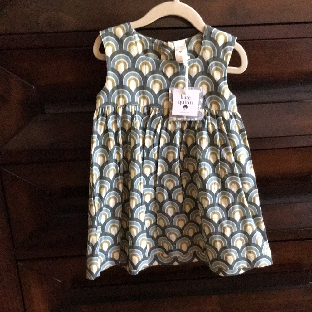 Modern Scallop sleeveless dress